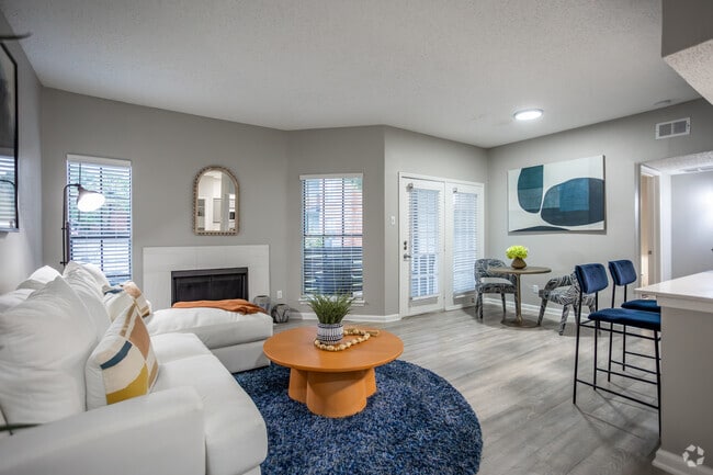 1BR, 1BA - 701SF A1 - Living Area - The Dayton
