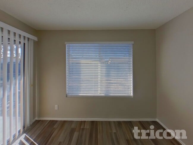 Foto del edificio - 4055 W Desert Cove Ave