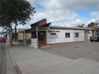 Building Photo - 1367 W Grand Ave