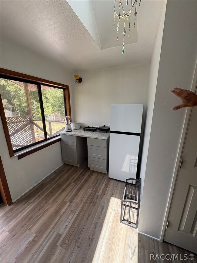 Foto del edificio - 6140 E Tenison St