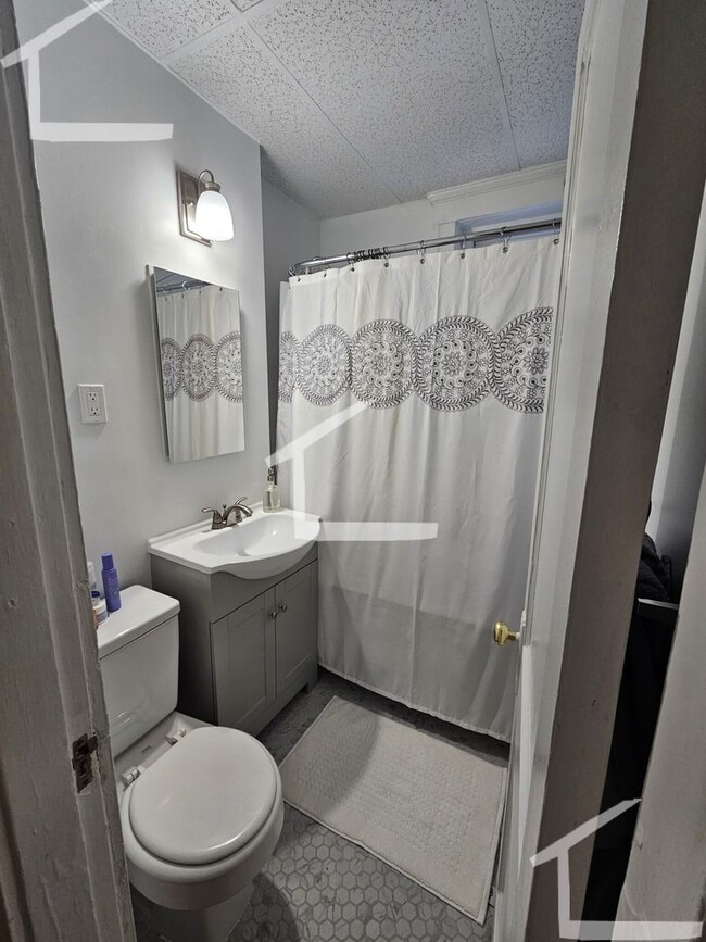 Photo - Newly Renovated 1 bed with living room and dining room! House