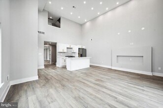 Building Photo - 1801 N 6th St