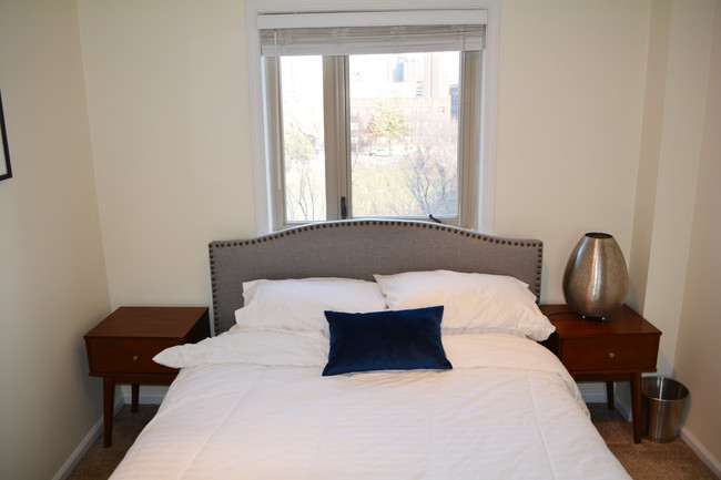 Bedroom 1 - 1800 Lasalle Ave