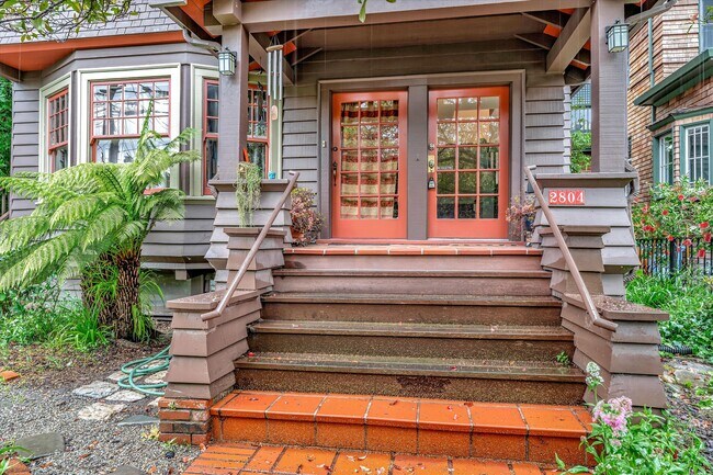 Building Photo - 2804 Hillegass Ave
