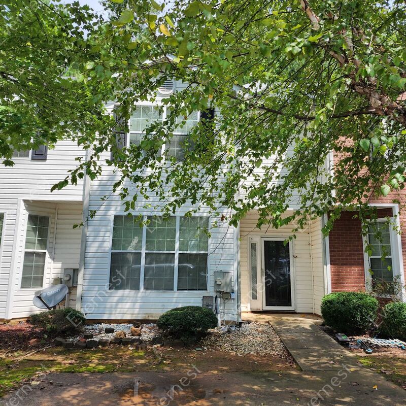 Foto principal - 7688 Creekside Ln