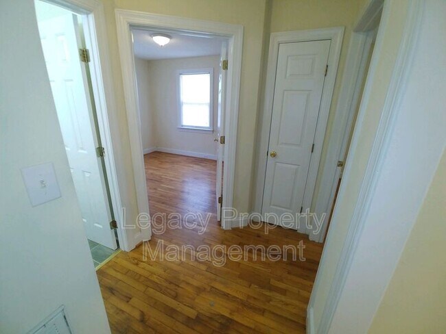 Foto del edificio - 601 E Willowbrook Dr