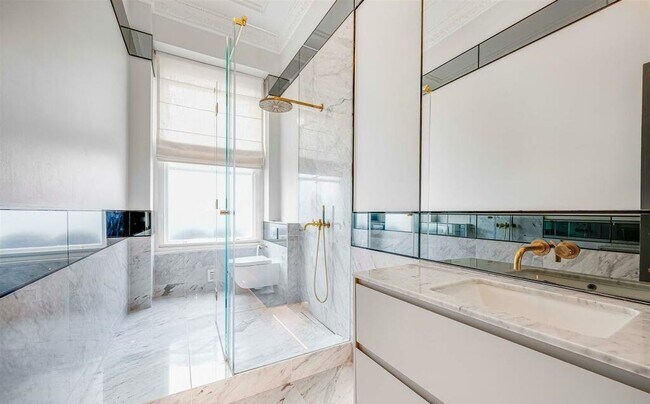 Foto del edificio - 521 Elm Ln