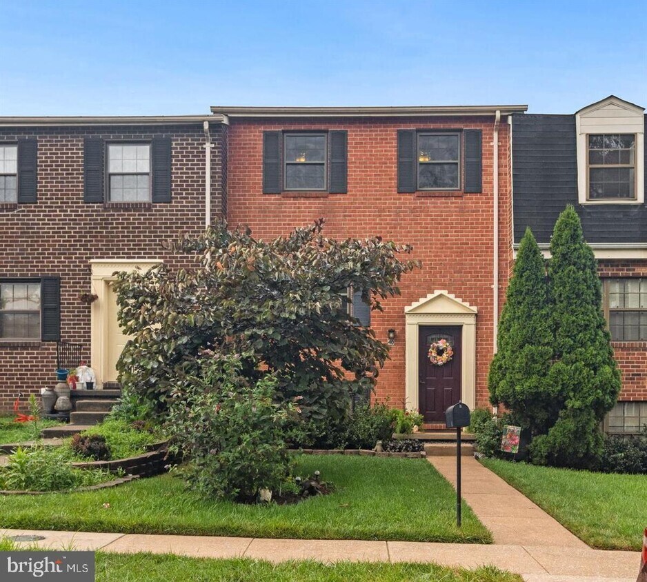 40 Kimball Ridge Ct, Catonsville, MD 21228 Townhouse for Rent in Catonsville, MD