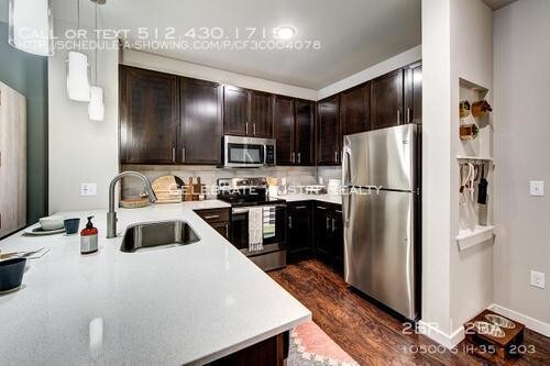 Building Photo - Crafted with Elegance - 1 Month FREE Rent