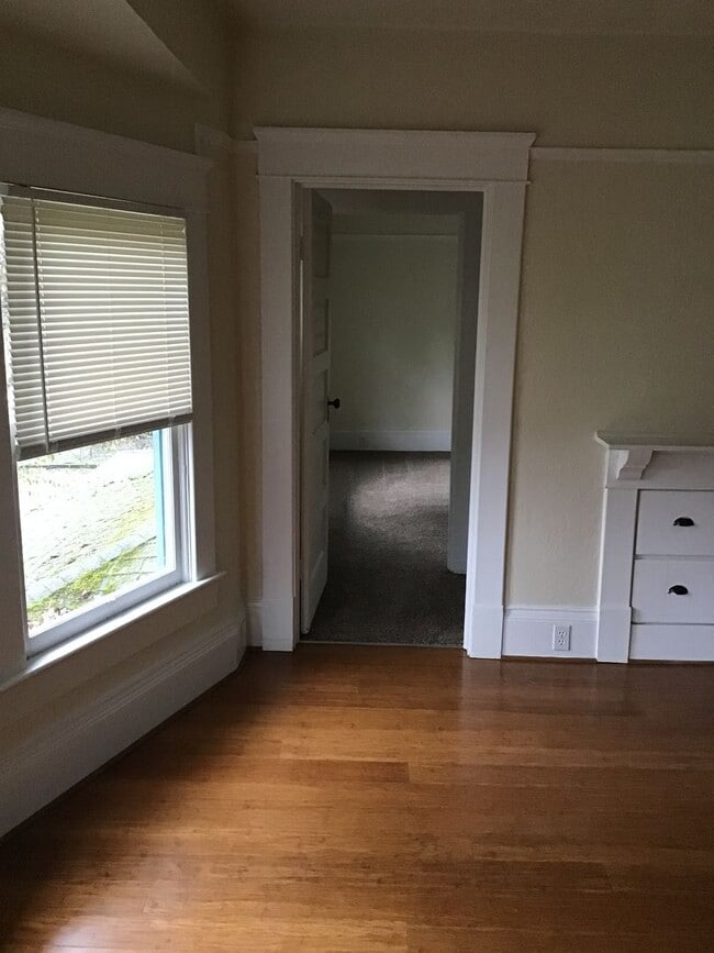 Building Photo - NW 5th