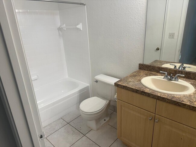 Foto del edificio - 2405 NW 33rd St
