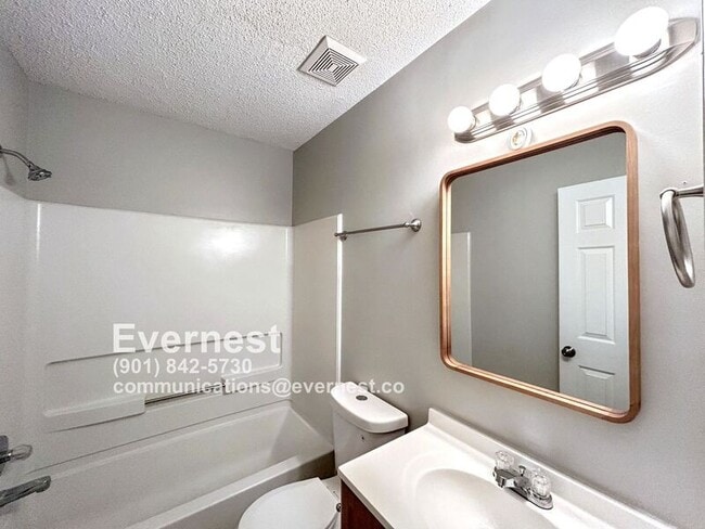 Building Photo - 7091 Foxhall Dr