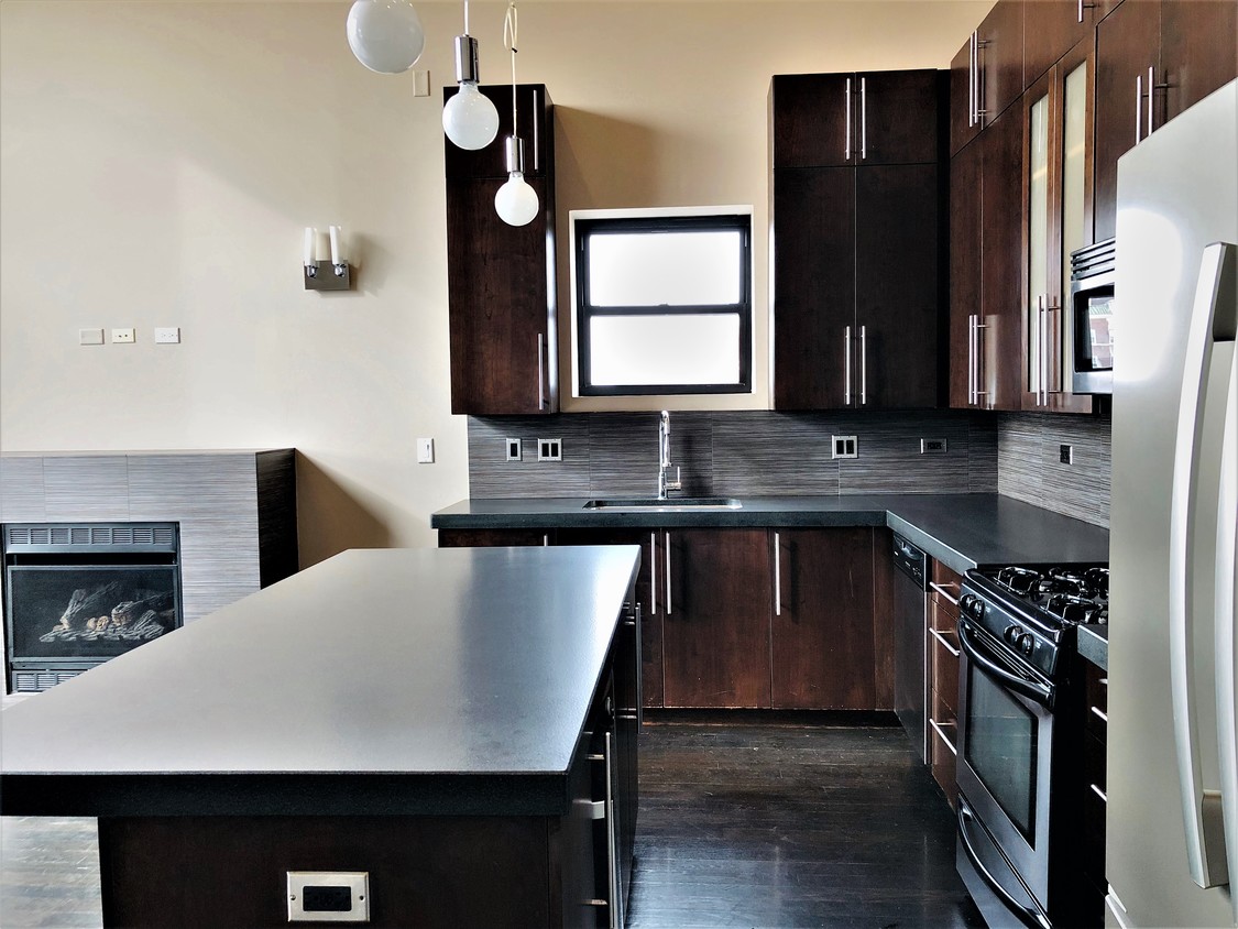 Primary Photo - 1412 W Morse Ave