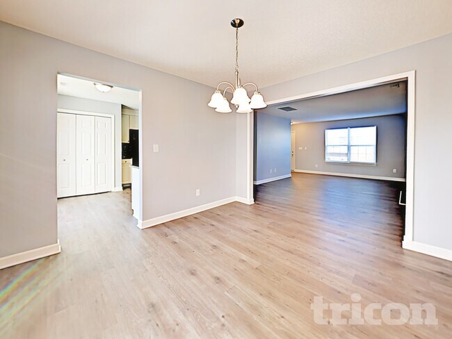 Foto del edificio - 1008 Crowders Woods Dr