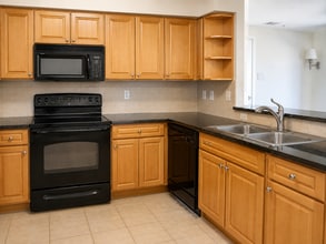 Building Photo - 2058 Alta Meadows Ln