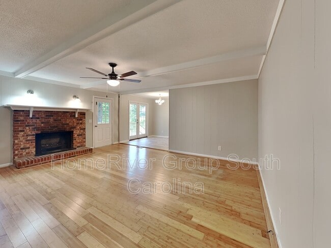 Building Photo - 2380 Spring Valley Dr