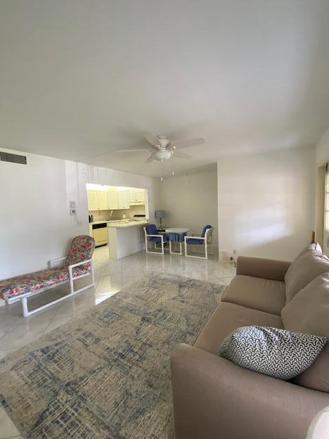 Foto del edificio - 441 Pine Glen Ln