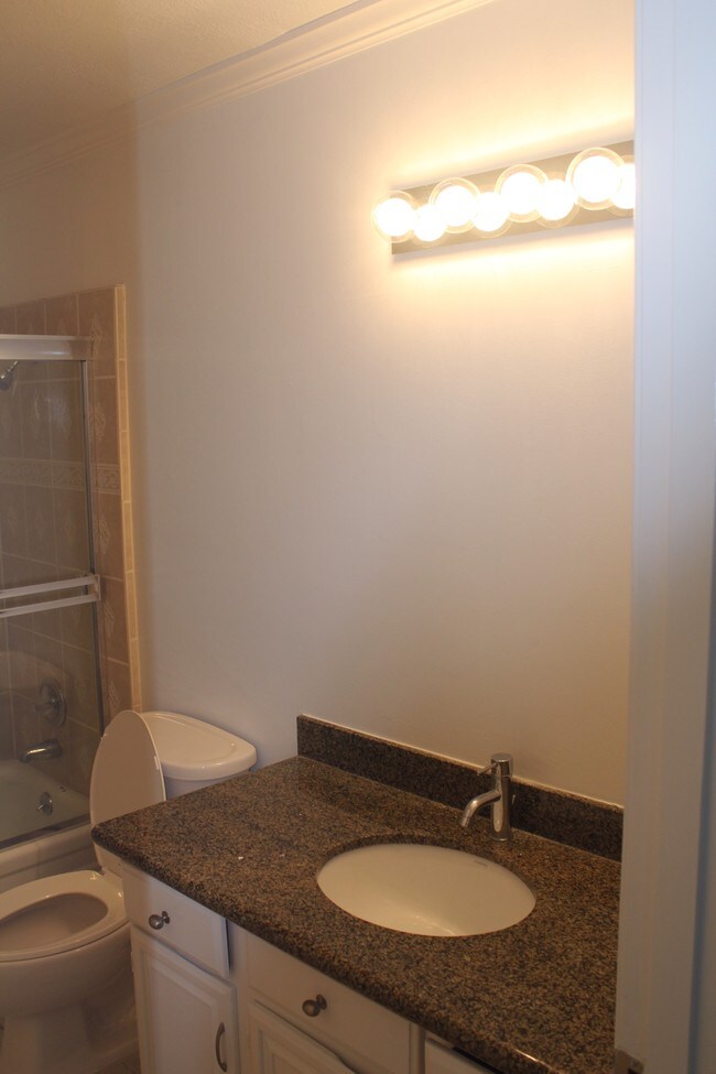Foto del edificio - 145 Gardenside Dr