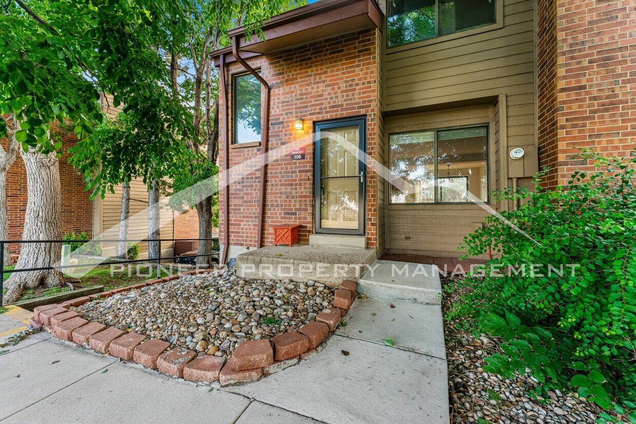 Primary Photo - Quiet Townhome Next To The Park With Great...