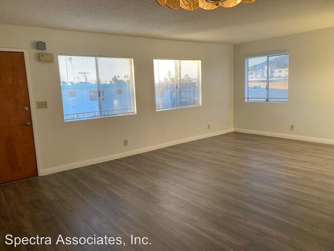 Foto del edificio - 1447 E Windsor Rd