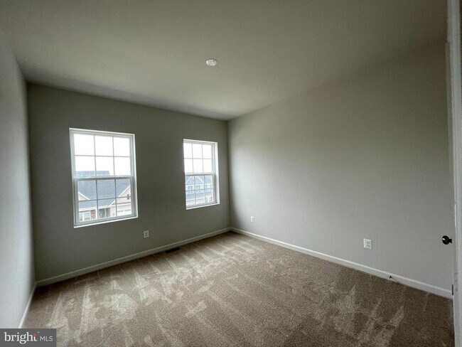 Building Photo - 200 Norland Knoll Dr