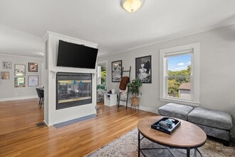 Building Photo - 589 Willard St