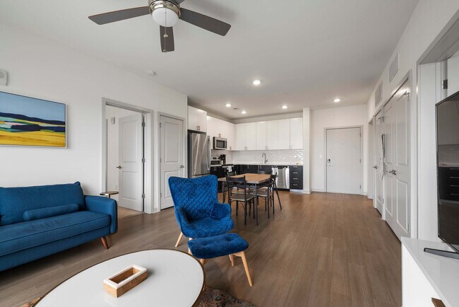 Foto del edificio - 633 E Main St