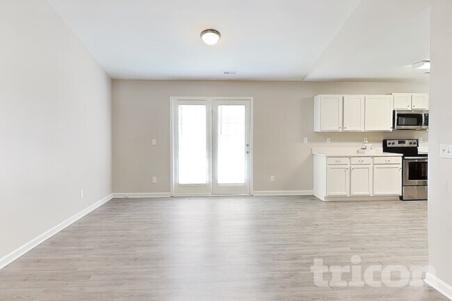 Building Photo - 793 Sir Raleigh Dr