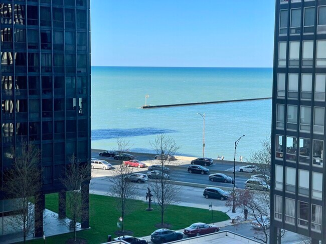 Foto del edificio - 260 E Chestnut St