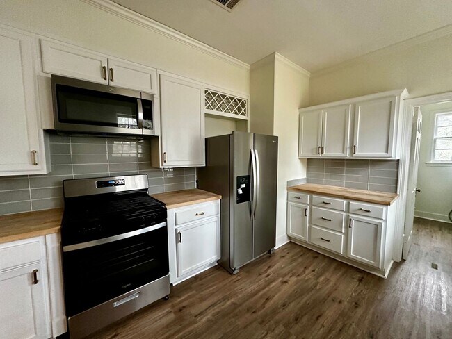 Foto del edificio - COMING SOON!!! Beautifully Renovated 3 bed/ 2 Bath in North Jackson