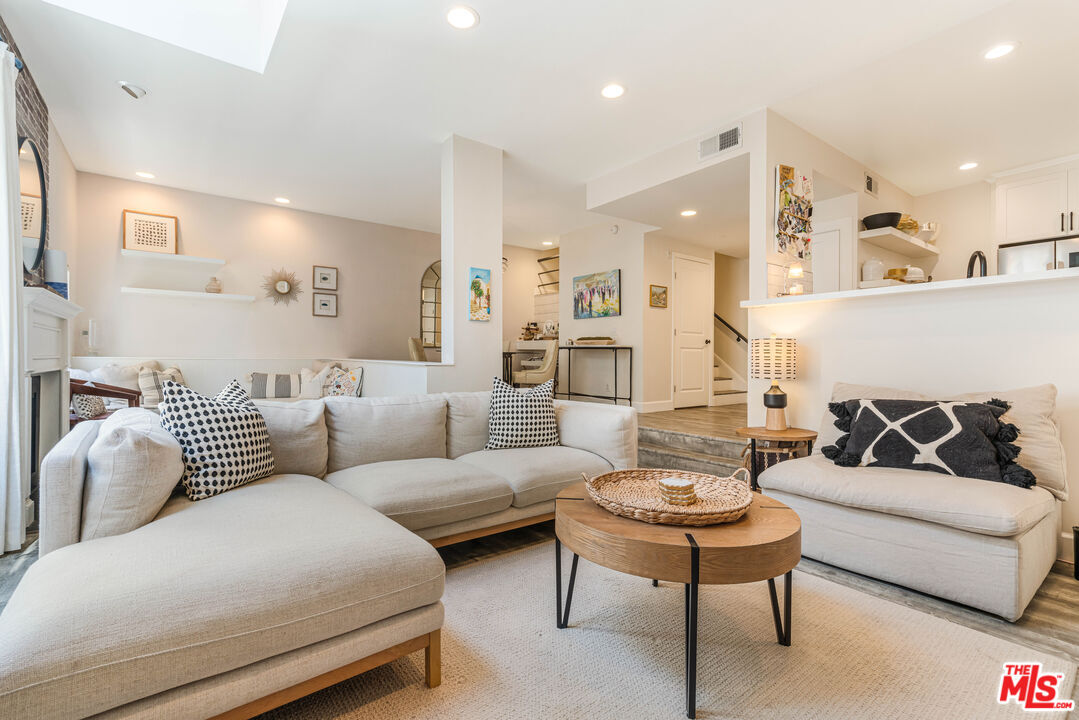 Foto principal - 520 S Barrington Ave