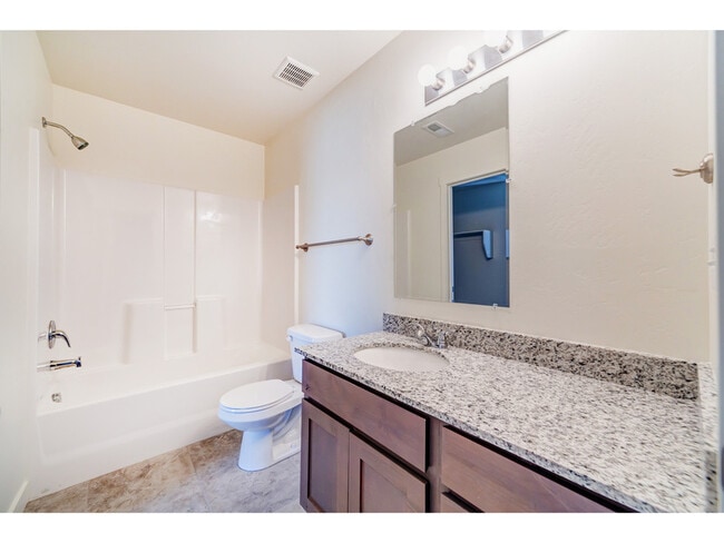 Building Photo - 62 E 630 N