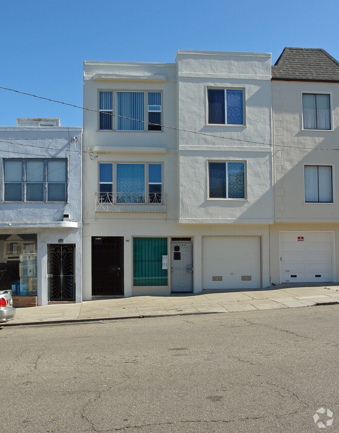 Building Photo - 2238 Vicente St