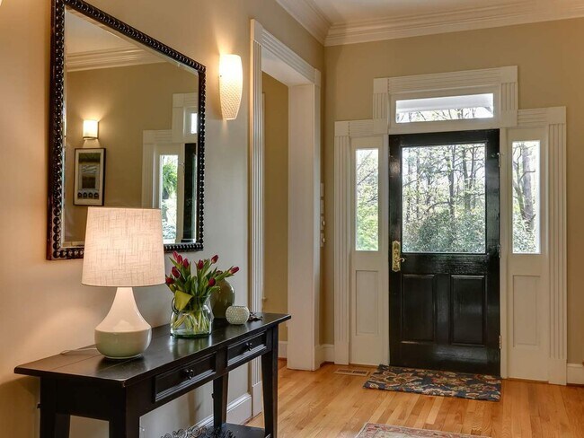 Foto del edificio - Available early August! Gorgeous 5 bedroom...