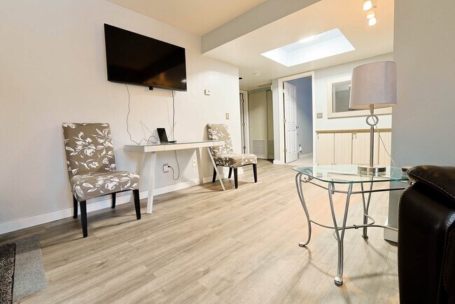 Foto del edificio - 7302 Huntsmen Cir
