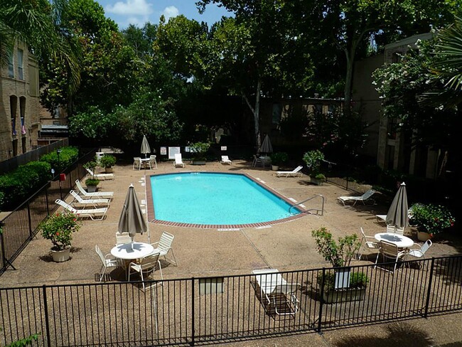 Foto del edificio - 4643 Wild Indigo St