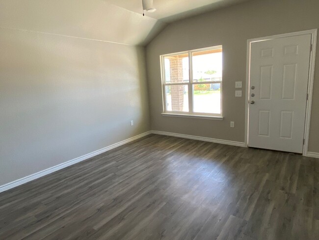 Building Photo - 130 Wind Ridge