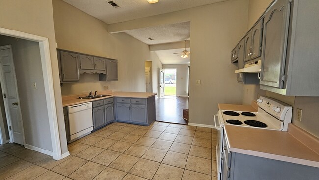 Building Photo - 4041 Long Creek Rd