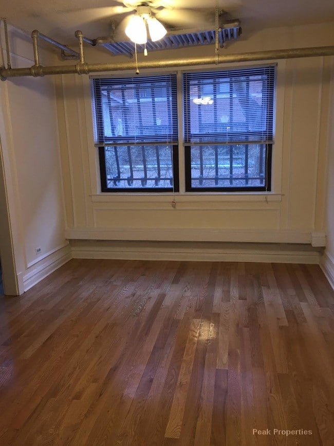 Building Photo - 512 W Addison St