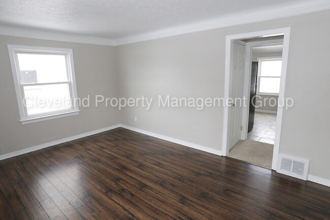 Foto del edificio - 12007 Darlington Ave