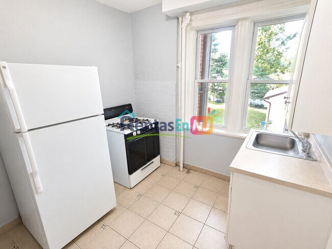 Foto del edificio - 373 Fairmount Ave