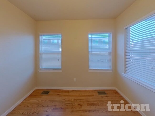 Building Photo - 2482 Ellingwood Dr