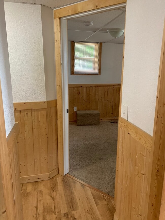 Building Photo - 1206 1st St NE