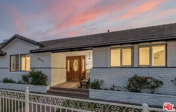 Building Photo - 5515 Longridge Ave