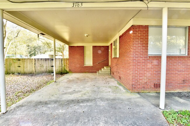Building Photo - 3165 Highland