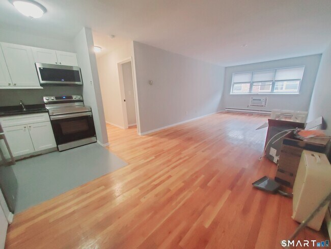 Foto del edificio - 637 Cove Rd