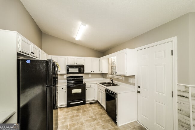 Foto del edificio - 33 Daisy Ln