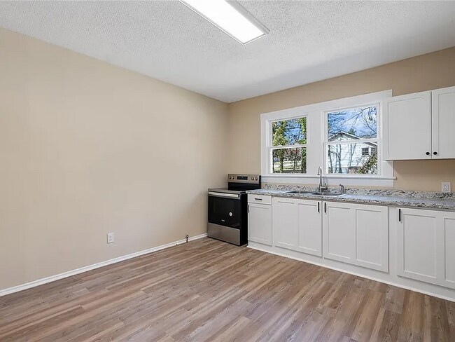 Foto del edificio - 606 Hwy 29 Byp N