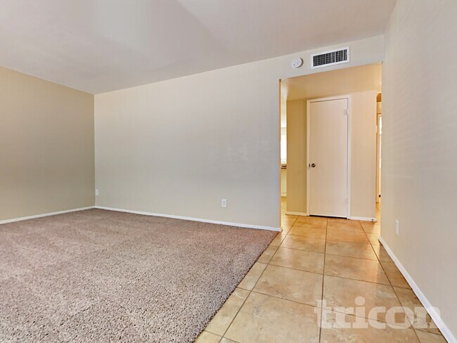 Building Photo - 11448 N 46th Ave