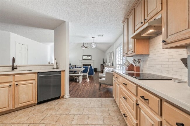 Foto del edificio - 40 Sugar Creek Pl